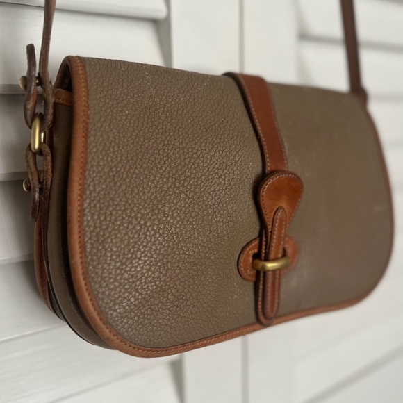 Vintage DOONEY & BOURKE Over & Under Taupe / English Tan Crossbody Bag - Picture 1 of 10